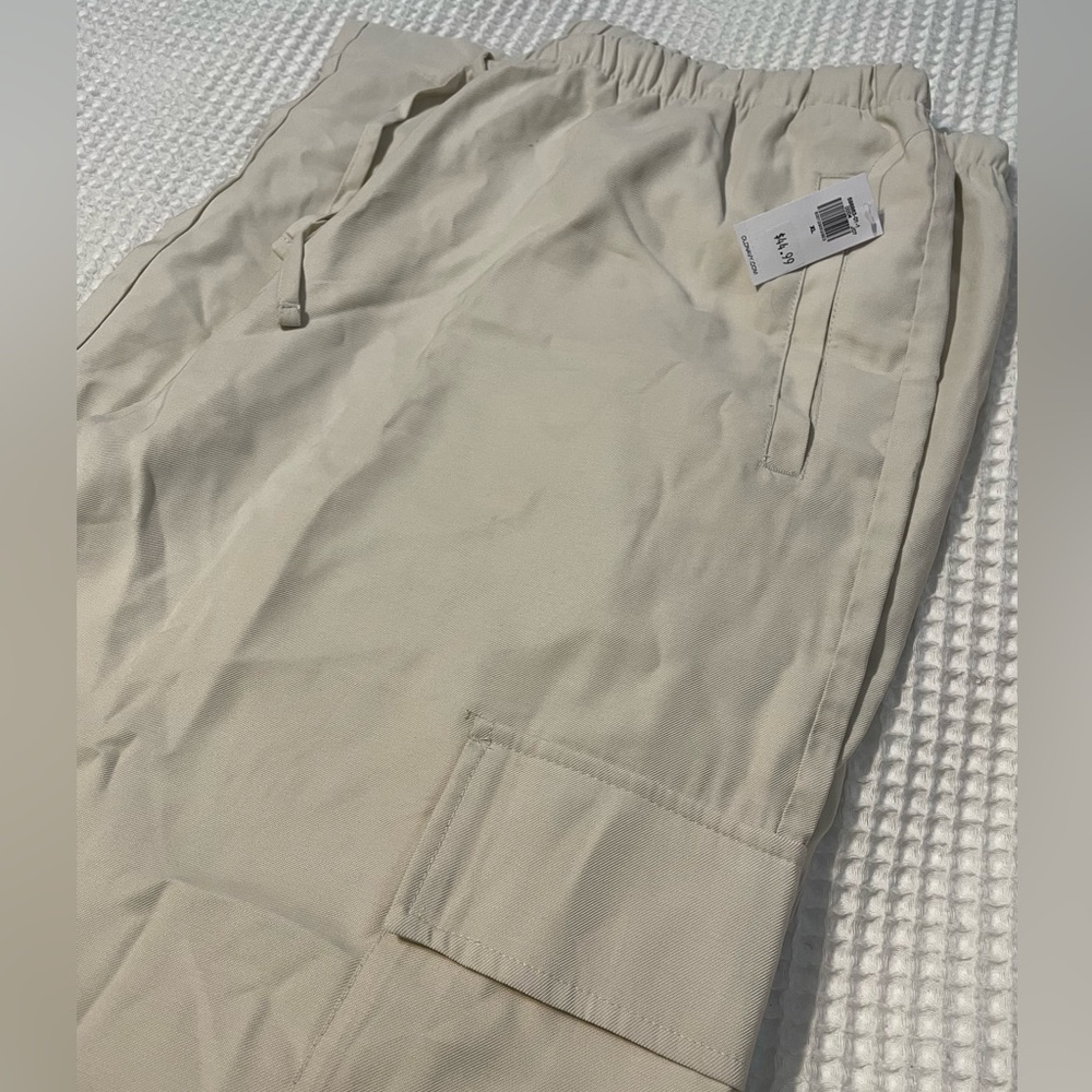 NWT - Old Navy Women’s Extra High-Waisted Drapey Cargo Super Wide-Leg Pants - Picture 3 of 5
